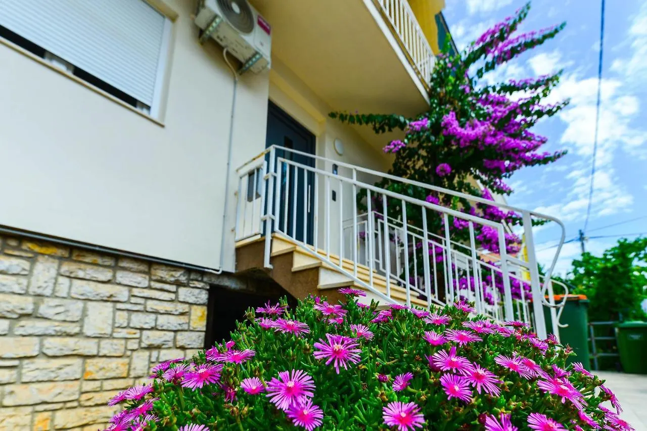 Crowonder Borik Apartment Near The Sea With 2 Balcony, Garden And Bbq Zara