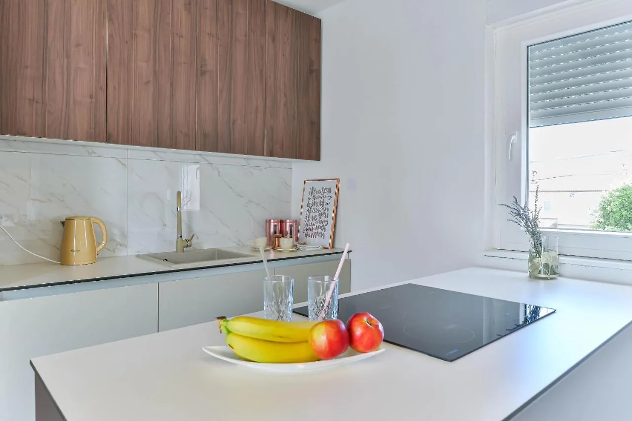 Crowonder Borik Apartment Near The Sea With 2 Balcony, Garden And Bbq Zara