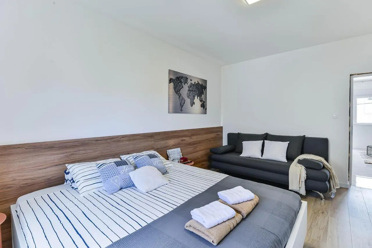 Crowonder Borik Apartment Near The Sea With 2 Balcony, Garden And Bbq Zara