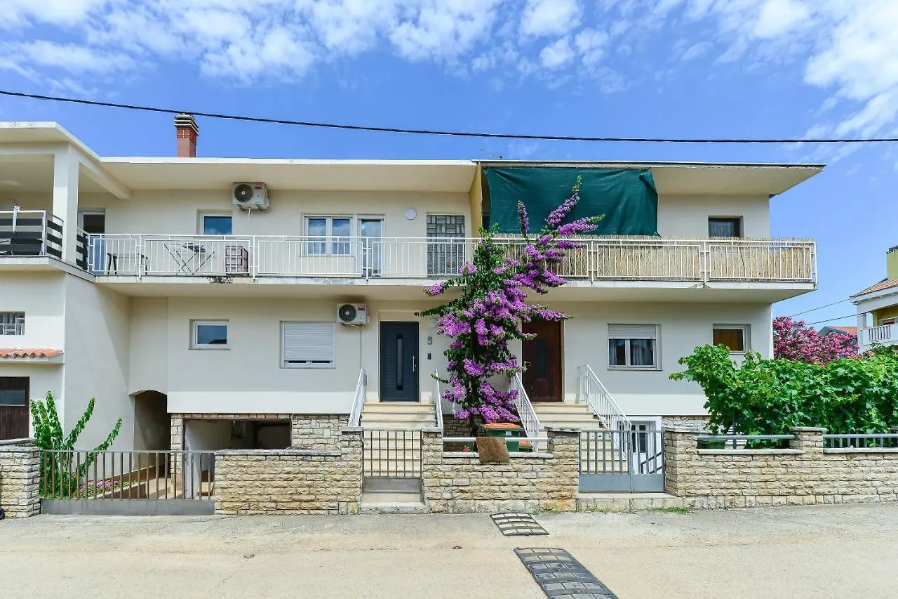 Crowonder Borik Apartment Near The Sea With 2 Balcony, Garden And Bbq Zara Croazia