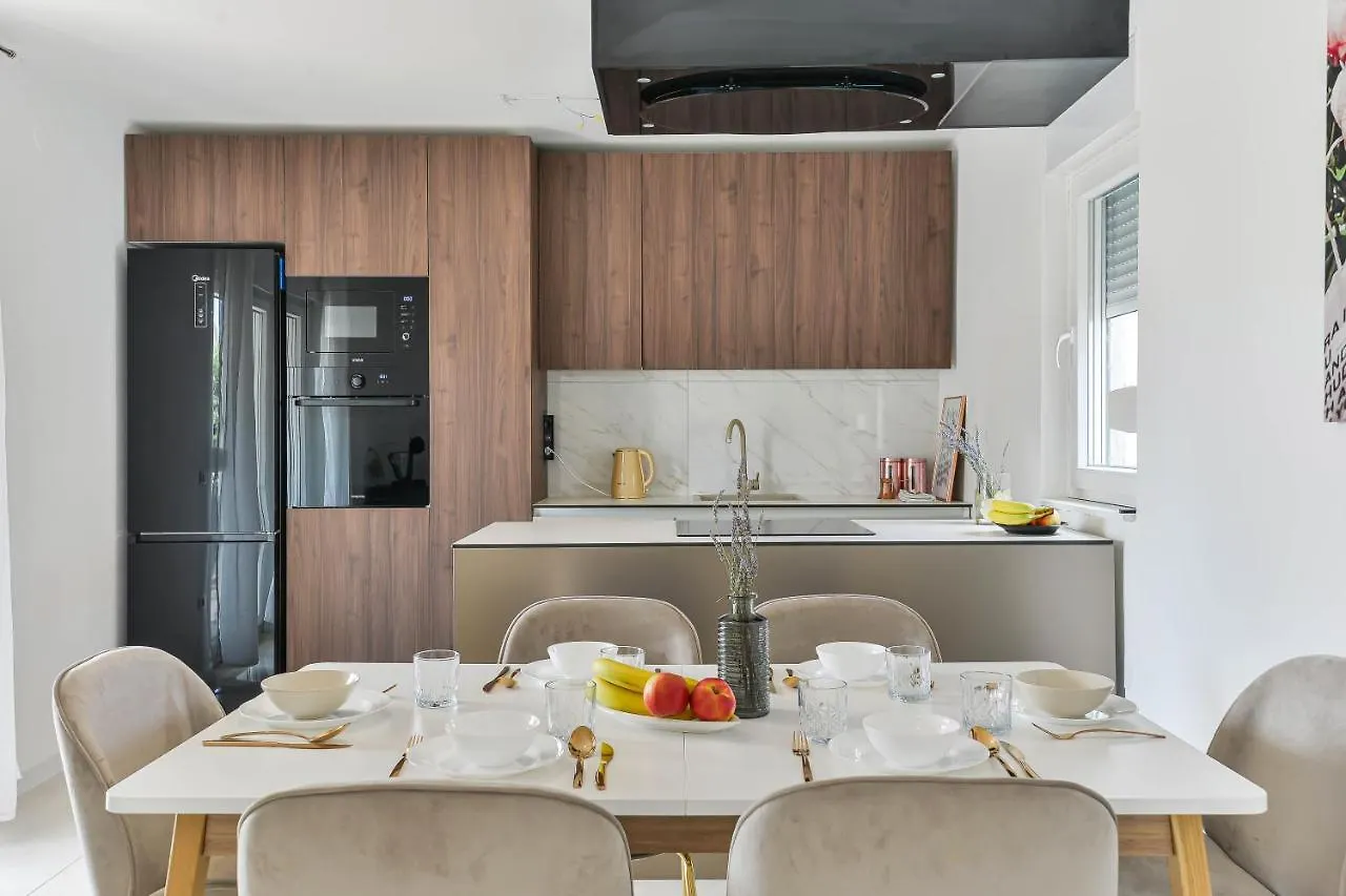 Crowonder Borik Apartment Near The Sea With 2 Balcony, Garden And Bbq Zara